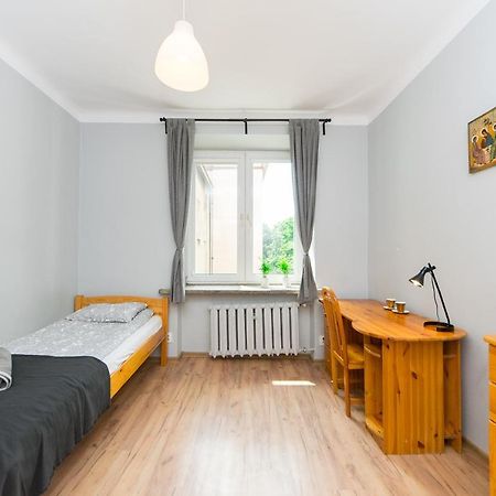 3-Bedroom Flat In City Center P4You Pl Krakow Bagian luar foto