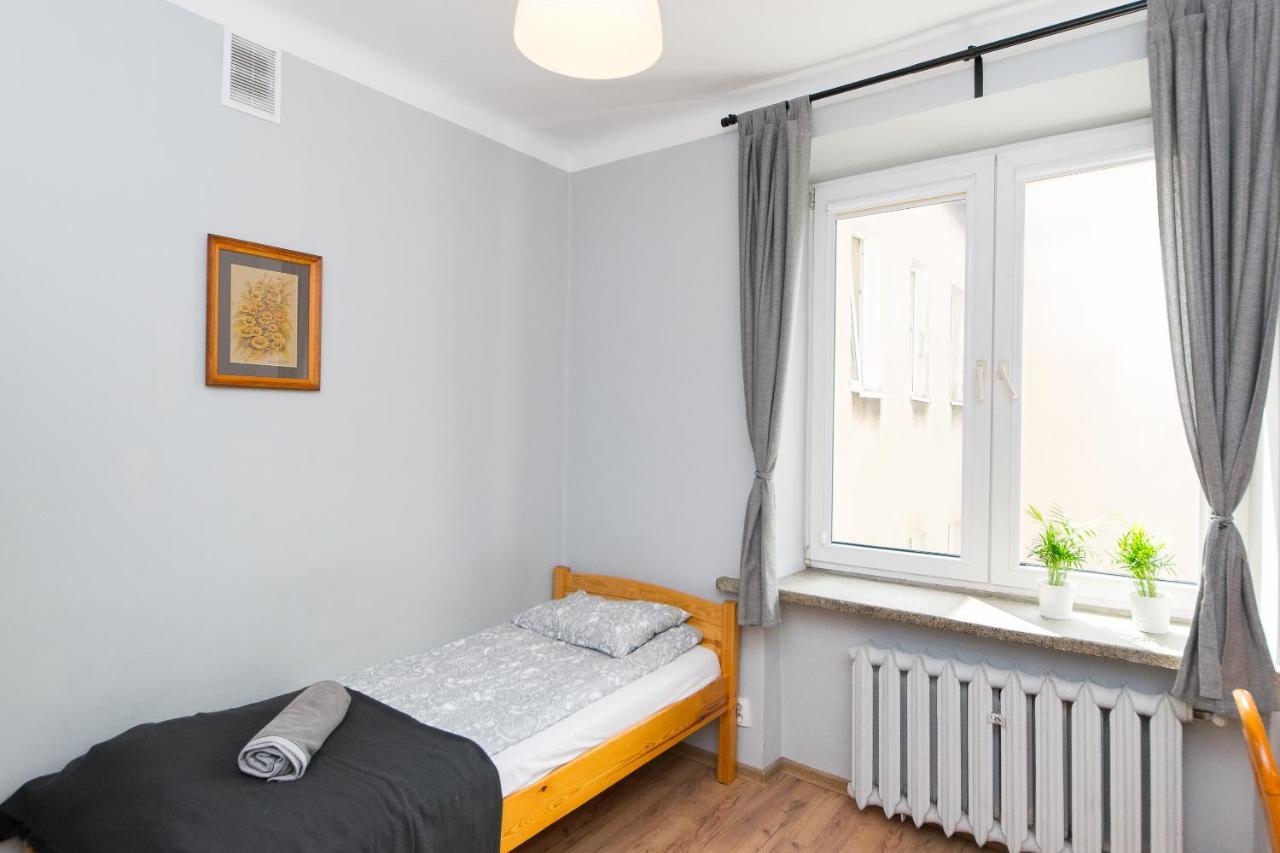 3-Bedroom Flat In City Center P4You Pl Krakow Bagian luar foto